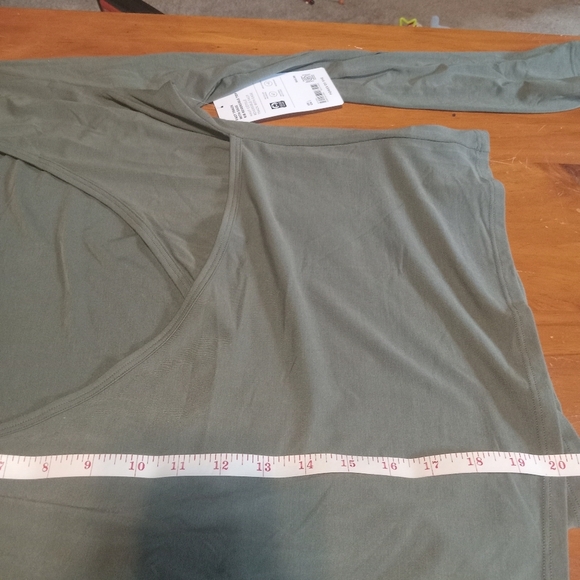 Athleta Fast Track With Ease Rib Reversible Top Women's Olive Long Sleeve Large - Picture 8 of 9